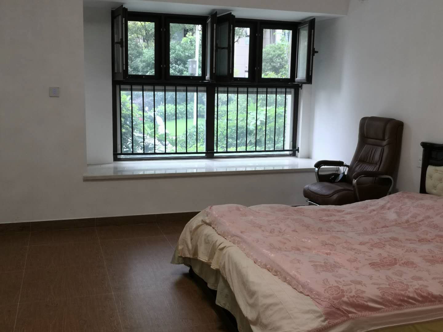 南通碧桂园翡翠华府 5室2厅2卫 266m&sup2;
