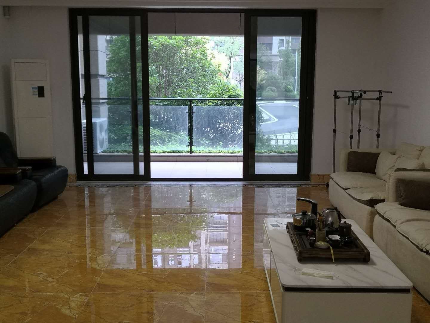 南通碧桂园翡翠华府 5室2厅2卫 266m&sup2;