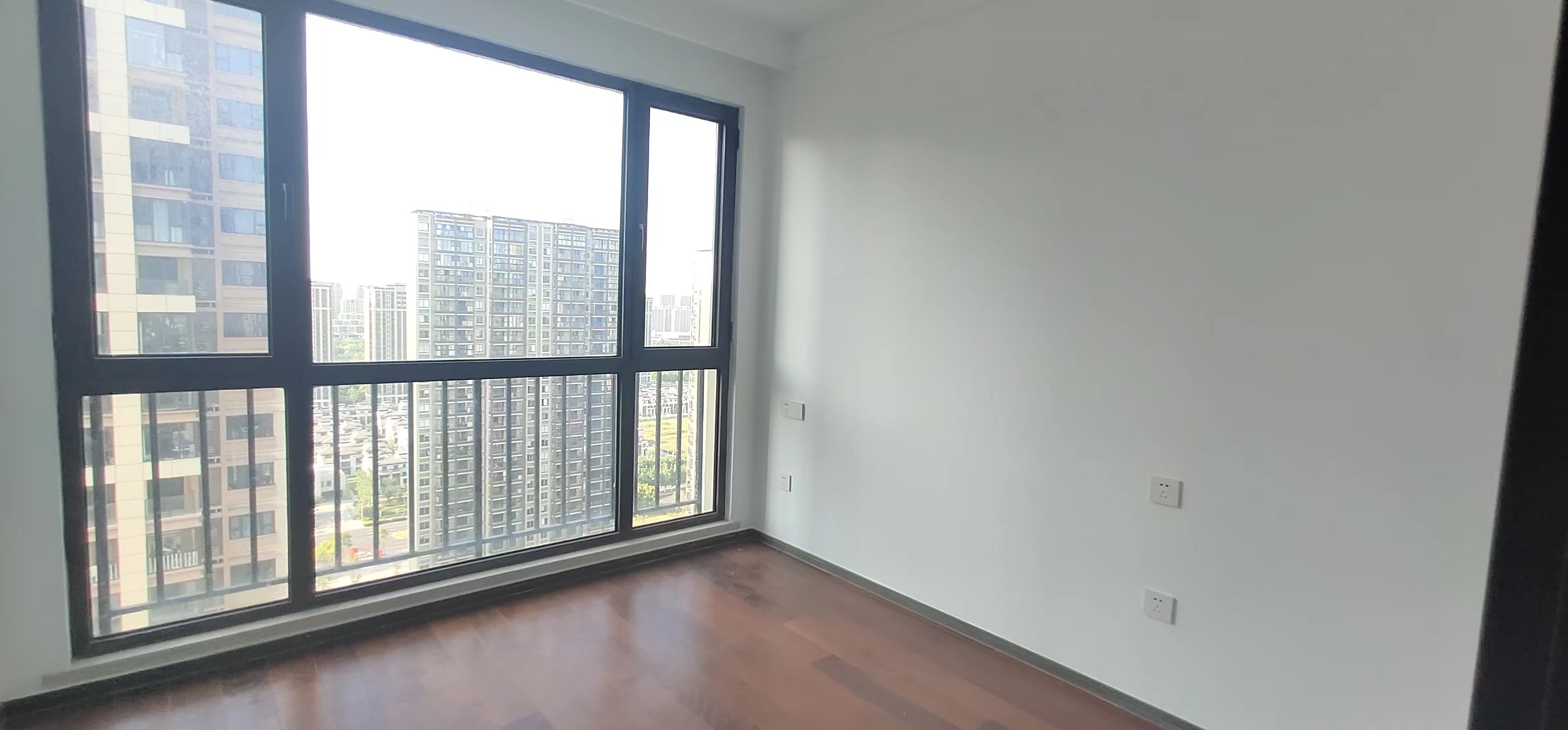 云樾东方 3室2厅2卫 135m&sup2;