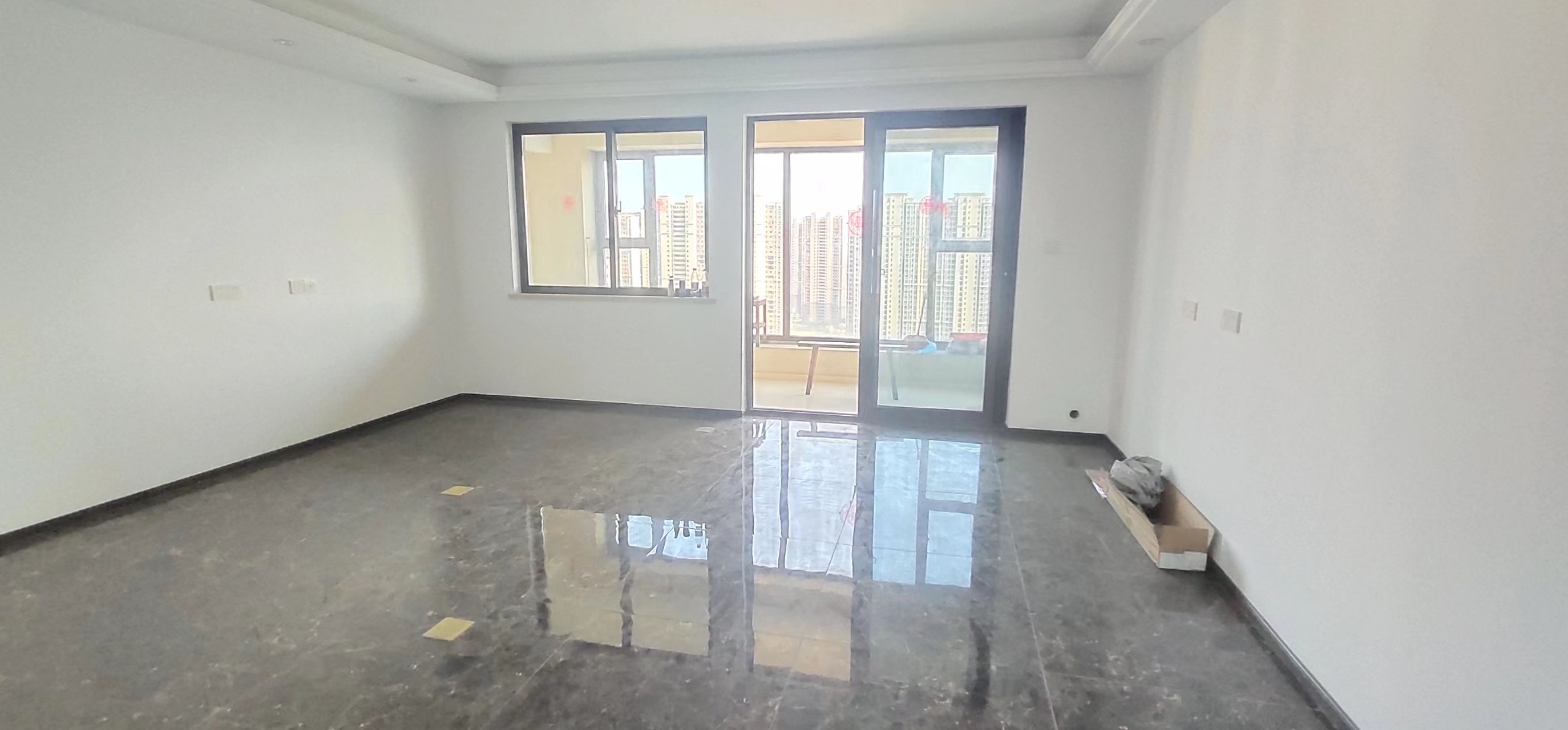 云樾东方 3室2厅2卫 135m&sup2;