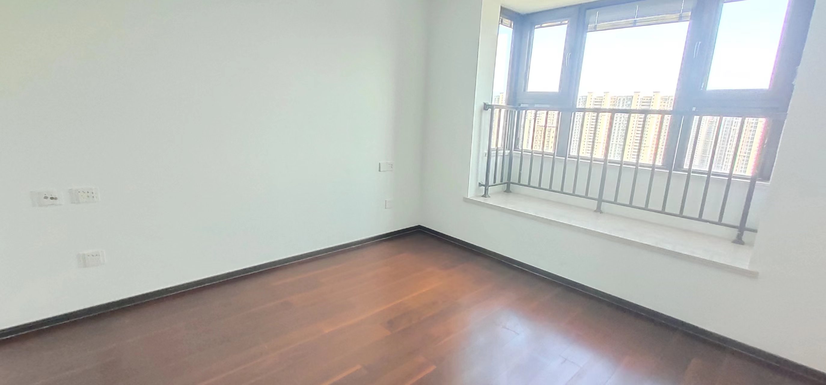 云樾东方 3室2厅2卫 135m&sup2;