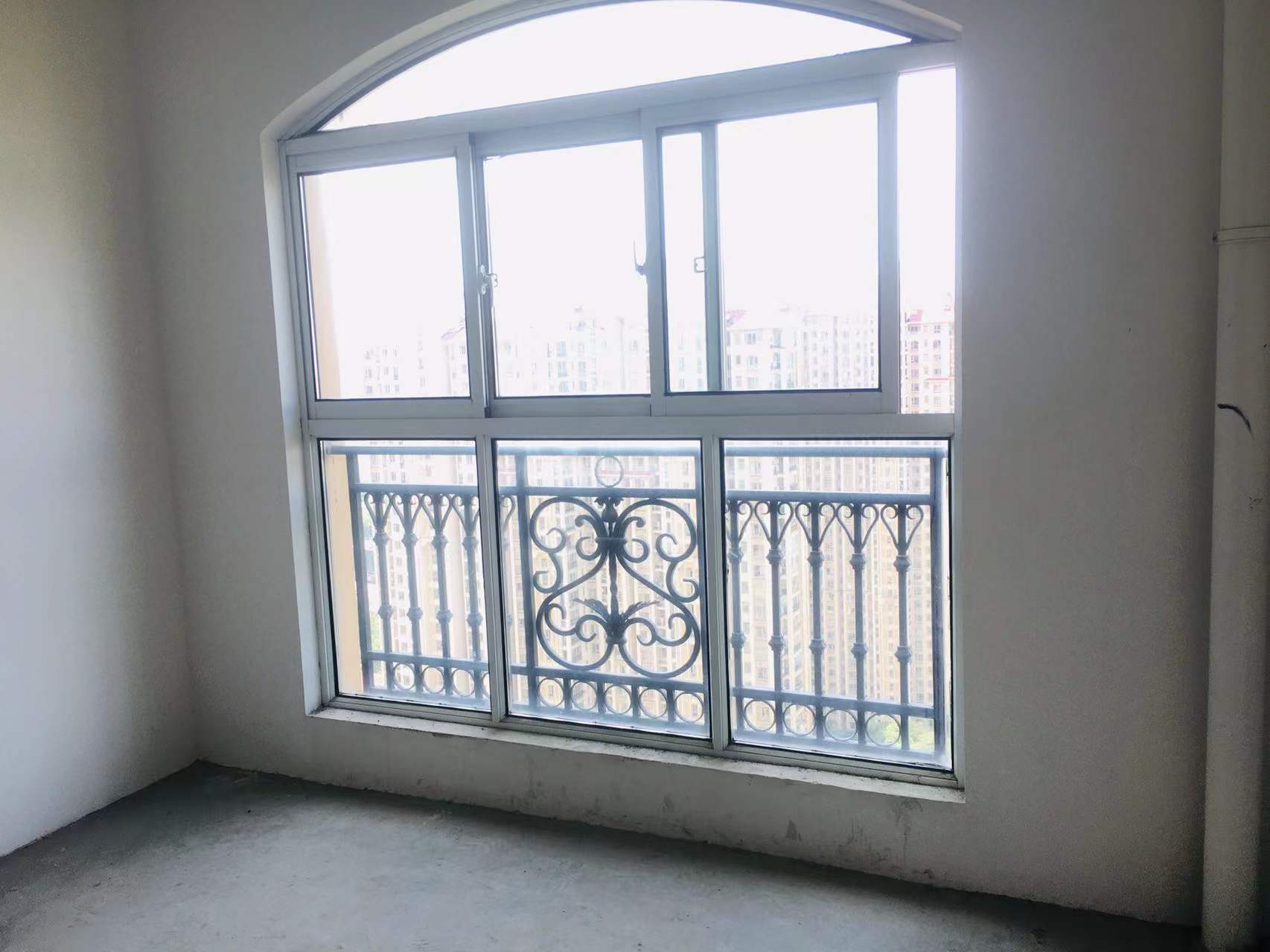 中南世纪花城二期 1室2厅1卫 75.00m&sup2;
