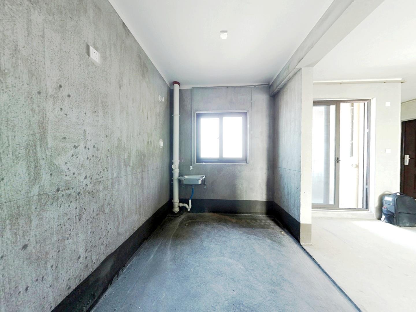 保利香槟国际 4室2厅2卫 155m&sup2;