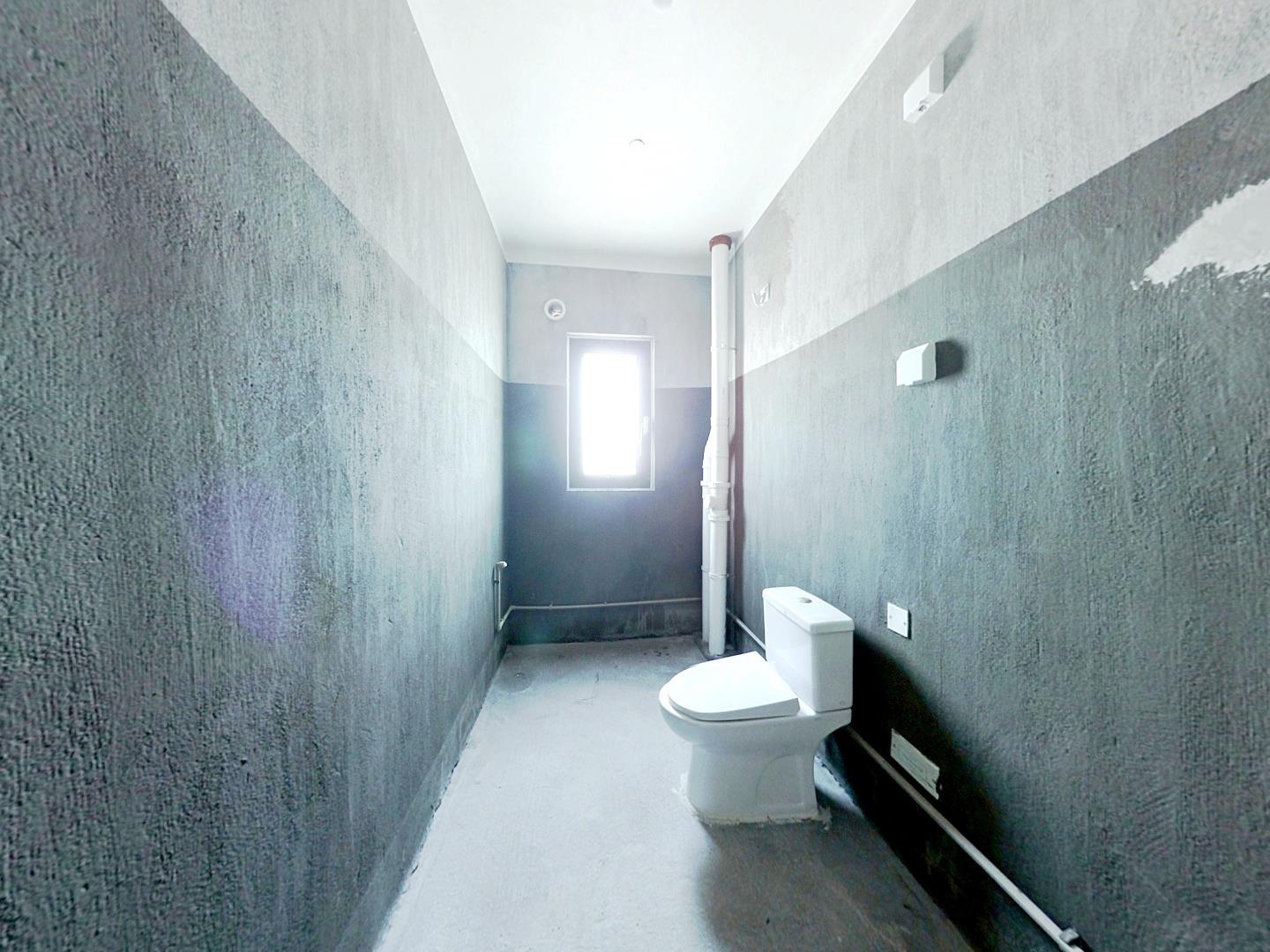保利香槟国际 4室2厅2卫 155m&sup2;