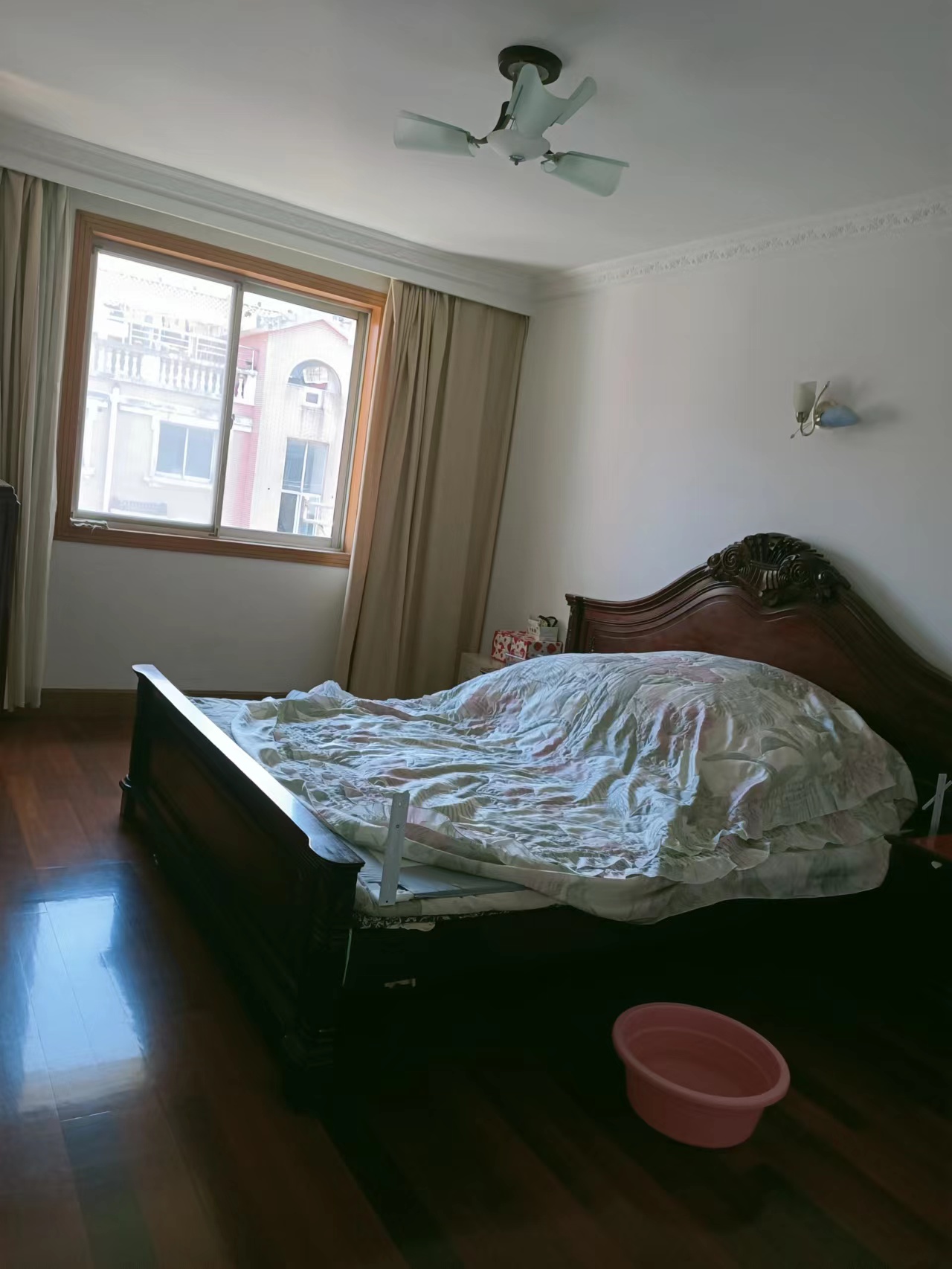 阳光花园 5室3厅2卫 100.05m&sup2;