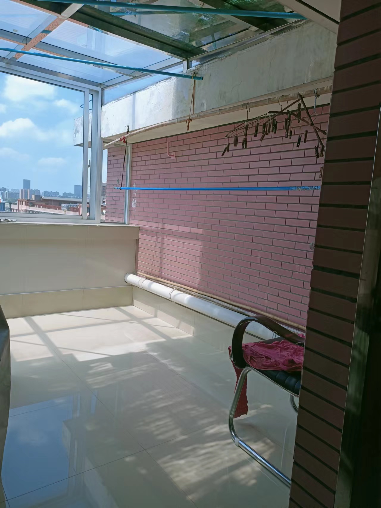 阳光花园 5室3厅2卫 100.05m&sup2;