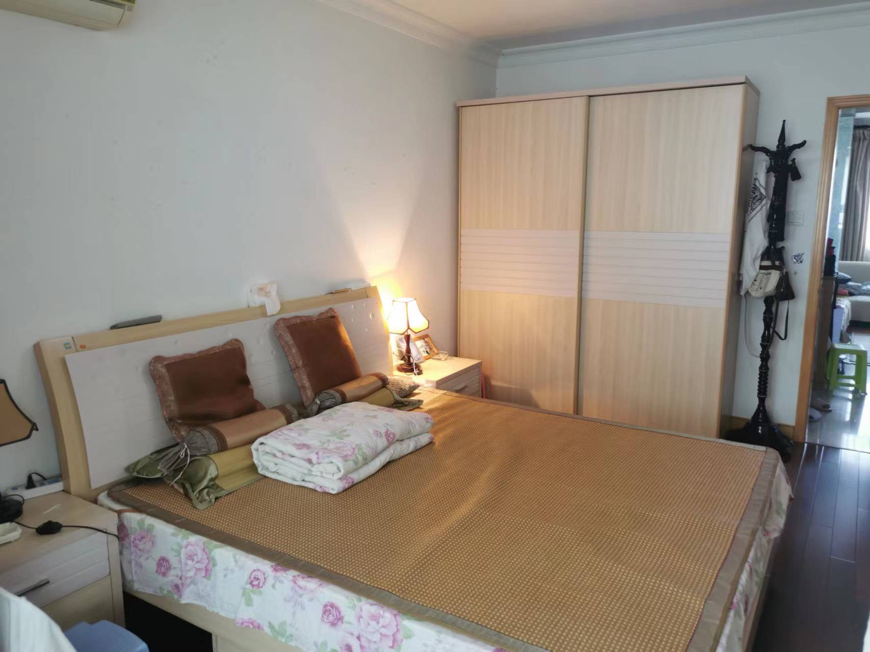 城南小苑 4室3厅2卫 122.23m&sup2;