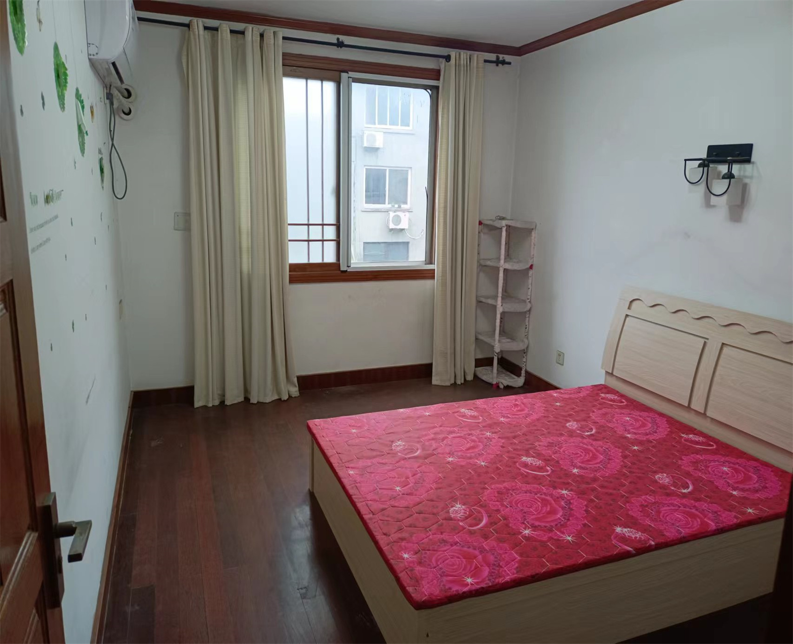 银花苑 3室1厅1卫 70m²