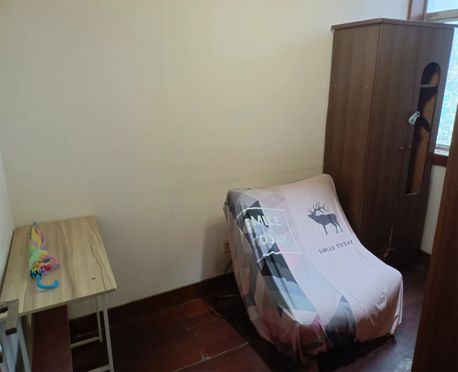 银花苑 3室1厅1卫 70m²