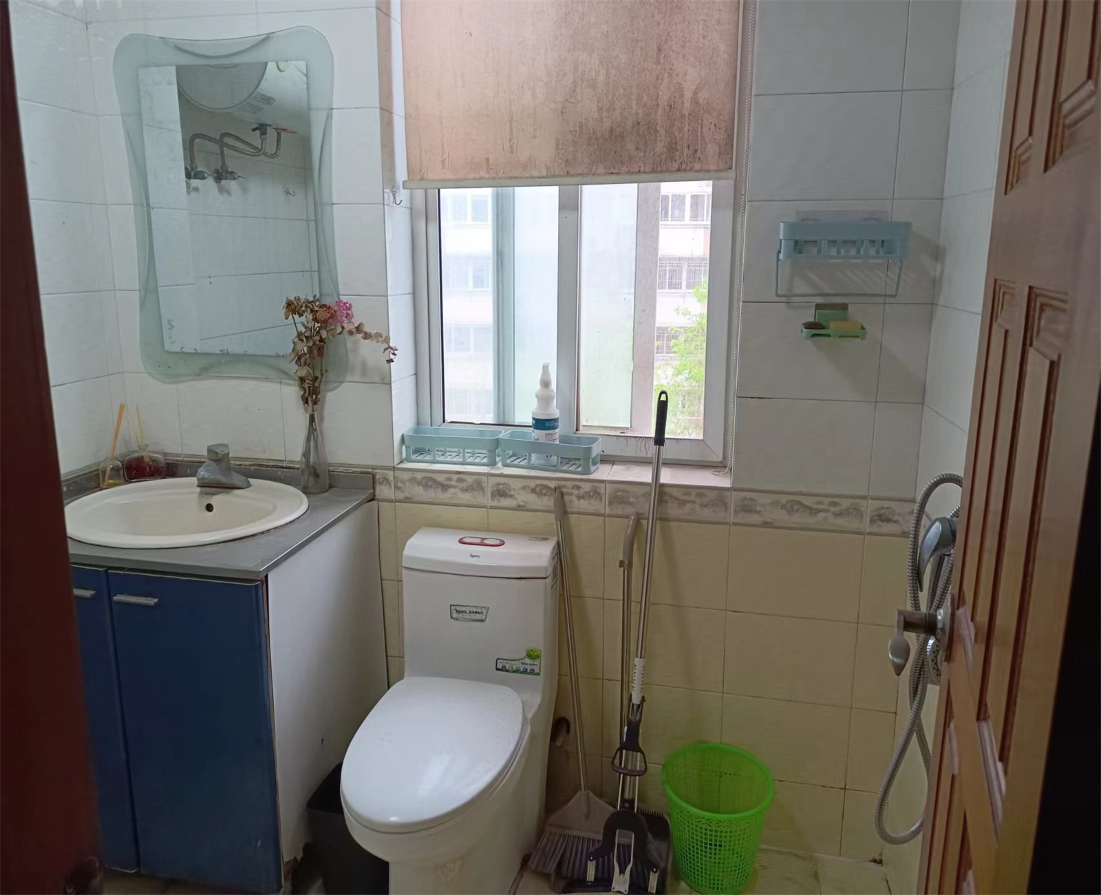 银花苑 3室1厅1卫 70m²