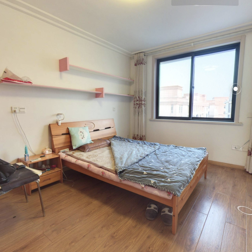 星竹花园 3室2厅1卫 75m&sup2;