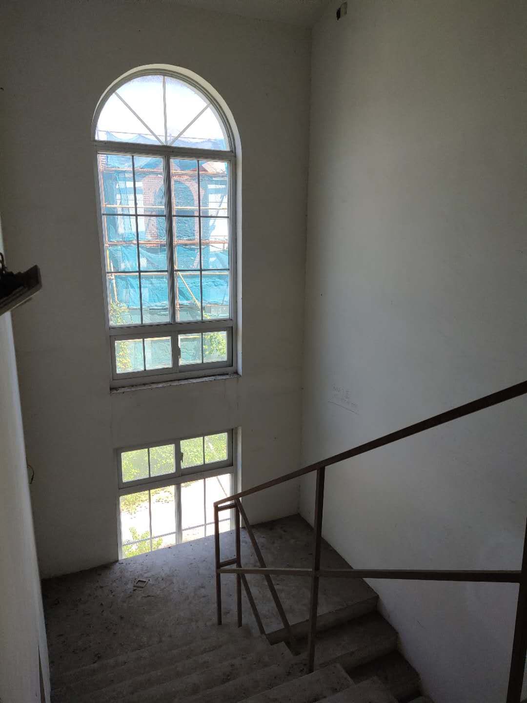 东郊庄园 4室2厅2卫 328m&sup2;