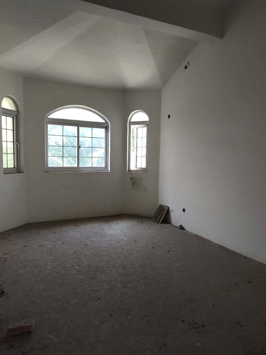 东郊庄园 4室2厅2卫 328m&sup2;