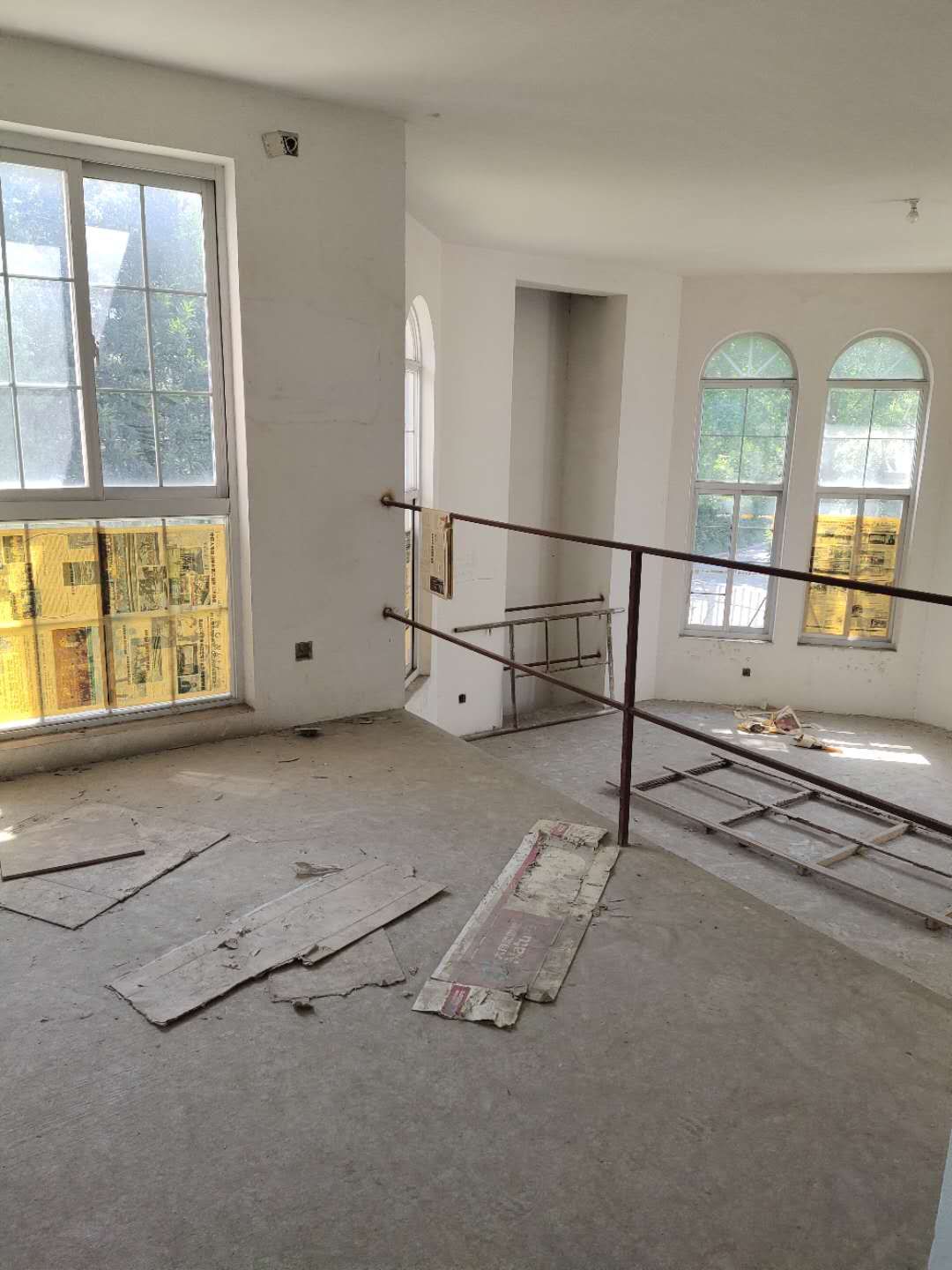 东郊庄园 4室2厅2卫 328m&sup2;