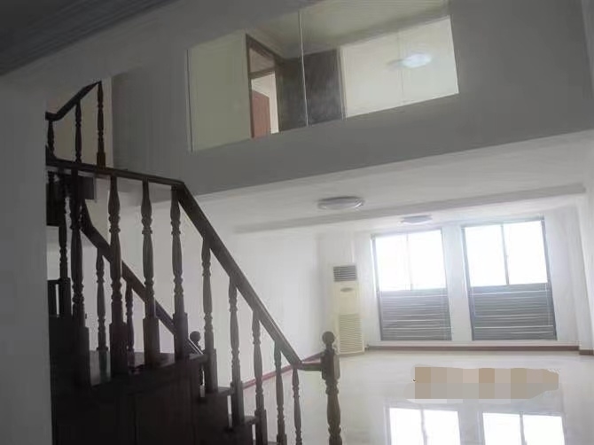 鸿运装饰城 3室1厅1卫 67.4m&sup2;