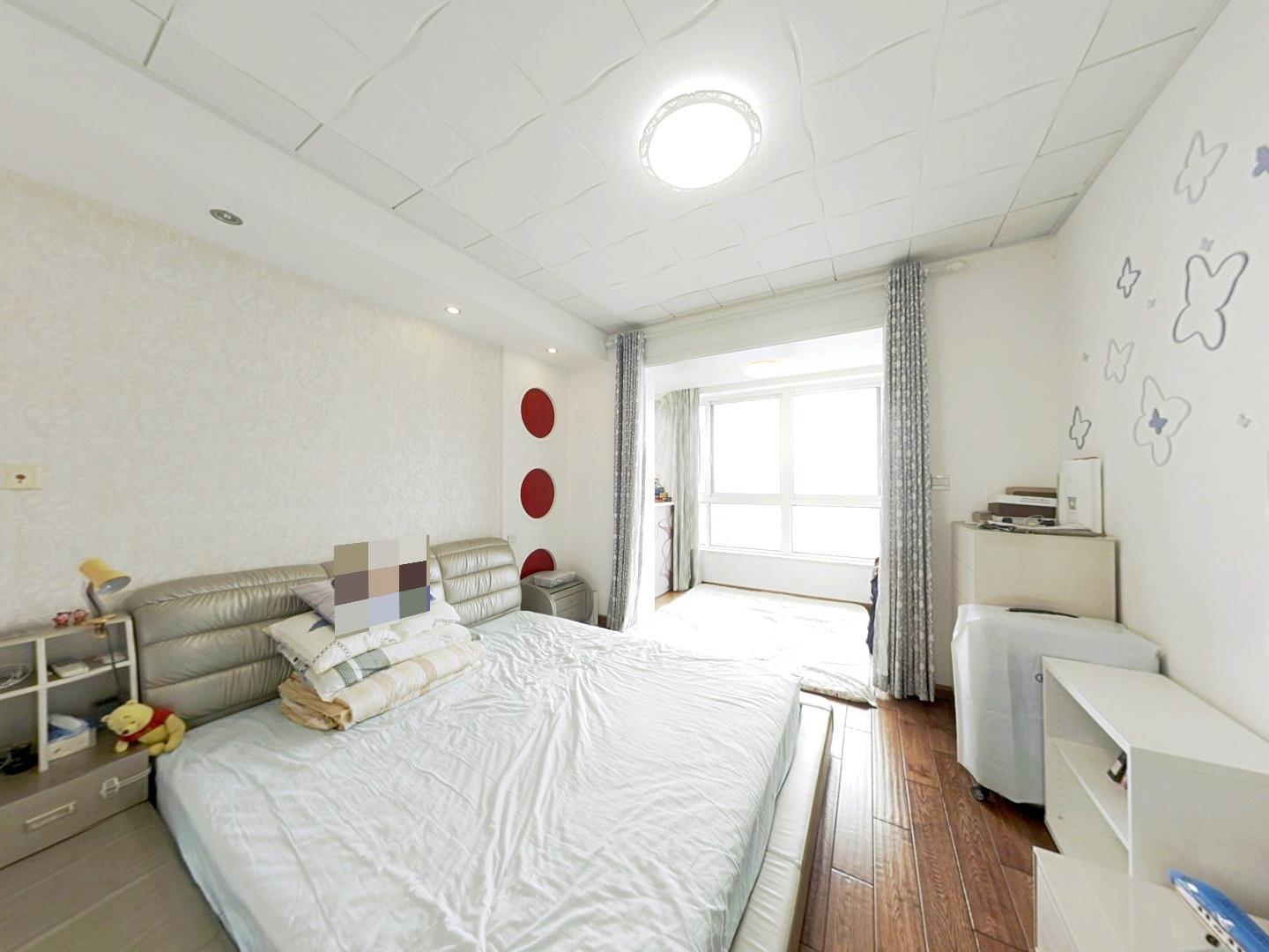 玖珑城 3室2厅2卫 175m&sup2;