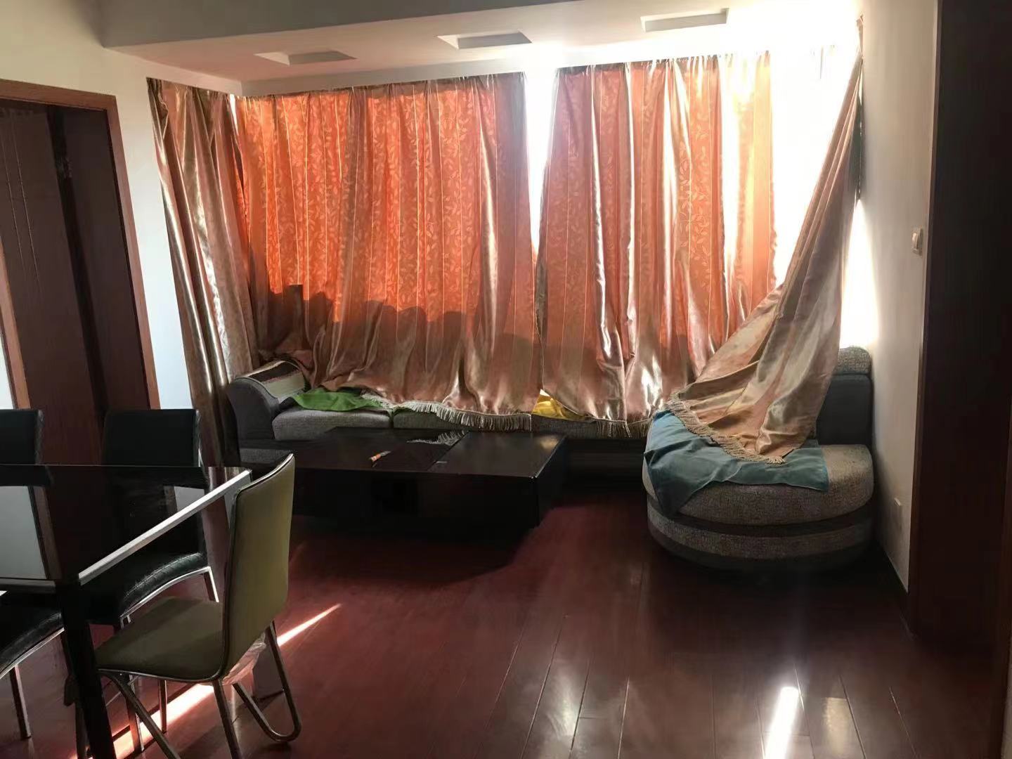 锦安花园一期 3室2厅1卫 120m&sup2;