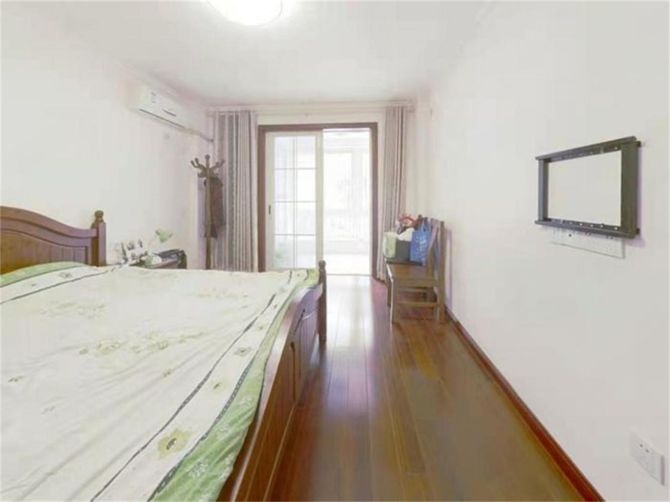 新东方花苑 3室2厅1卫 136.8m&sup2;