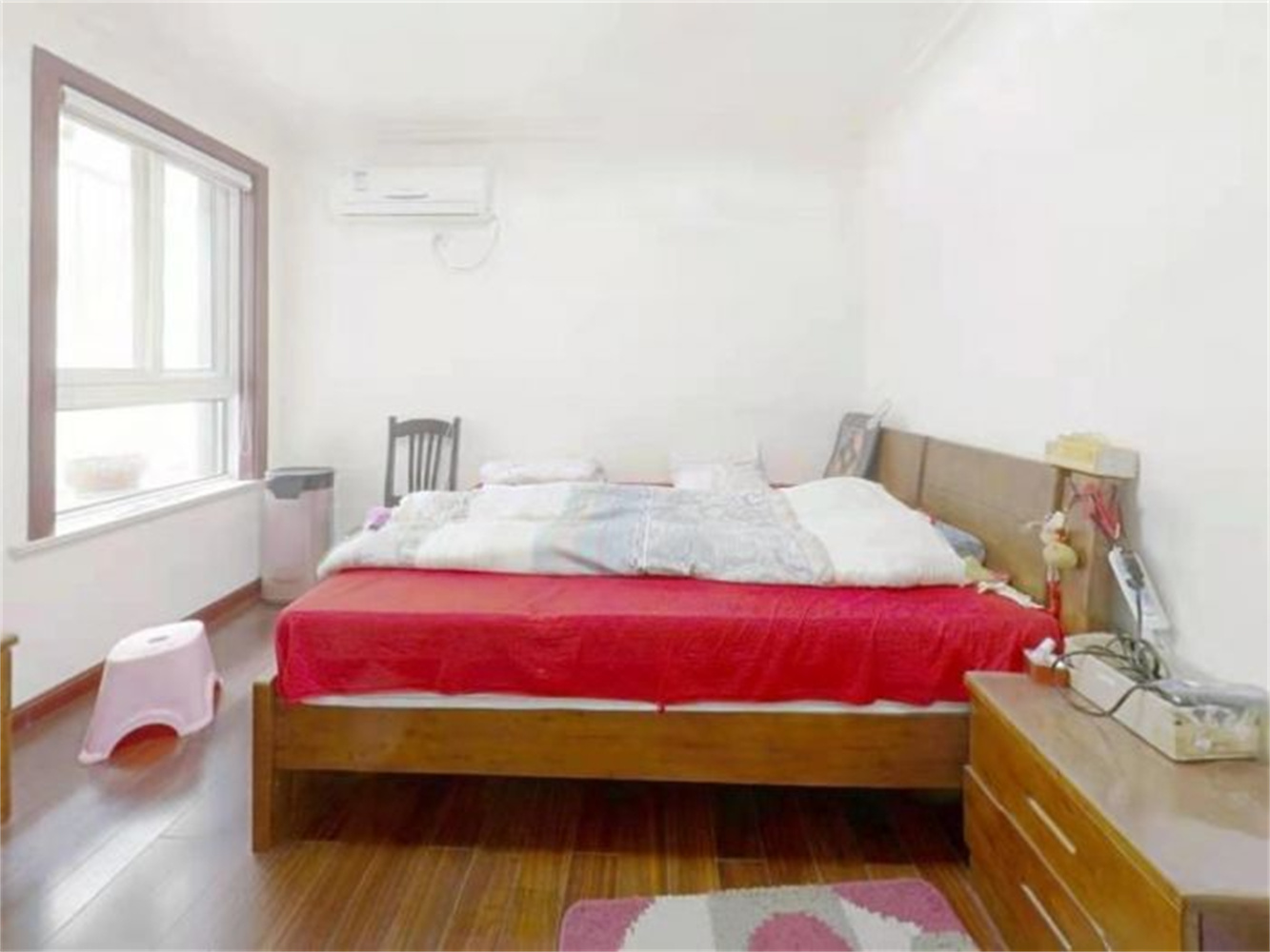 新东方花苑 3室2厅1卫 136.8m&sup2;