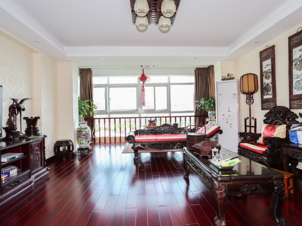 天安花园 10室2厅2卫 401.00m&sup2;