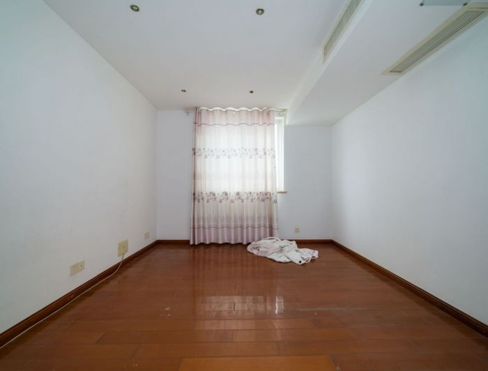 天安花园 4室2厅2卫 294.45m&sup2;