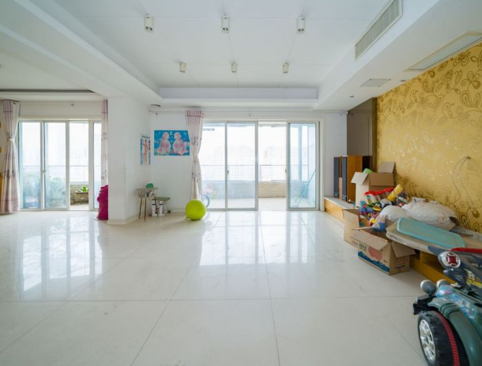 天安花园 4室2厅2卫 294.45m&sup2;