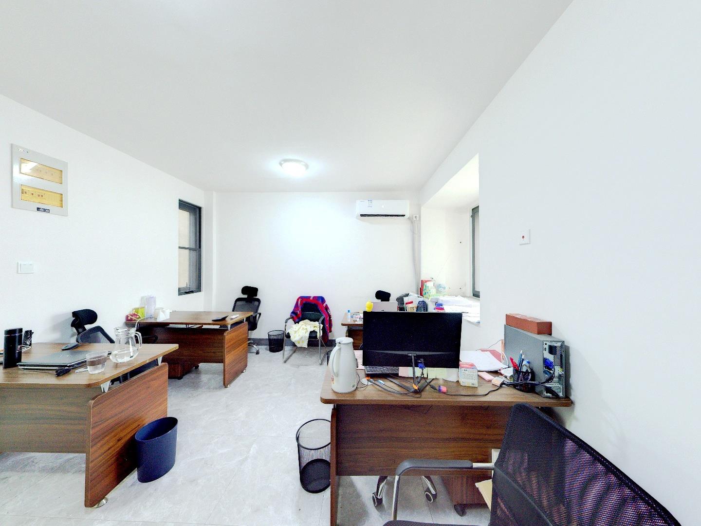 陆洪小镇街区 1室1厅1卫 60m&sup2;