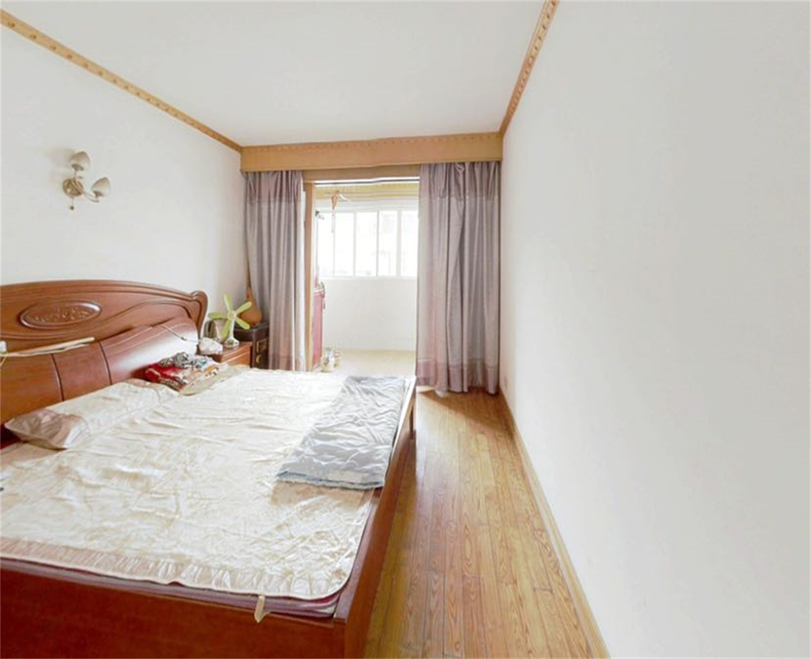 新桥新村 4室2厅1卫 126.64m&sup2;