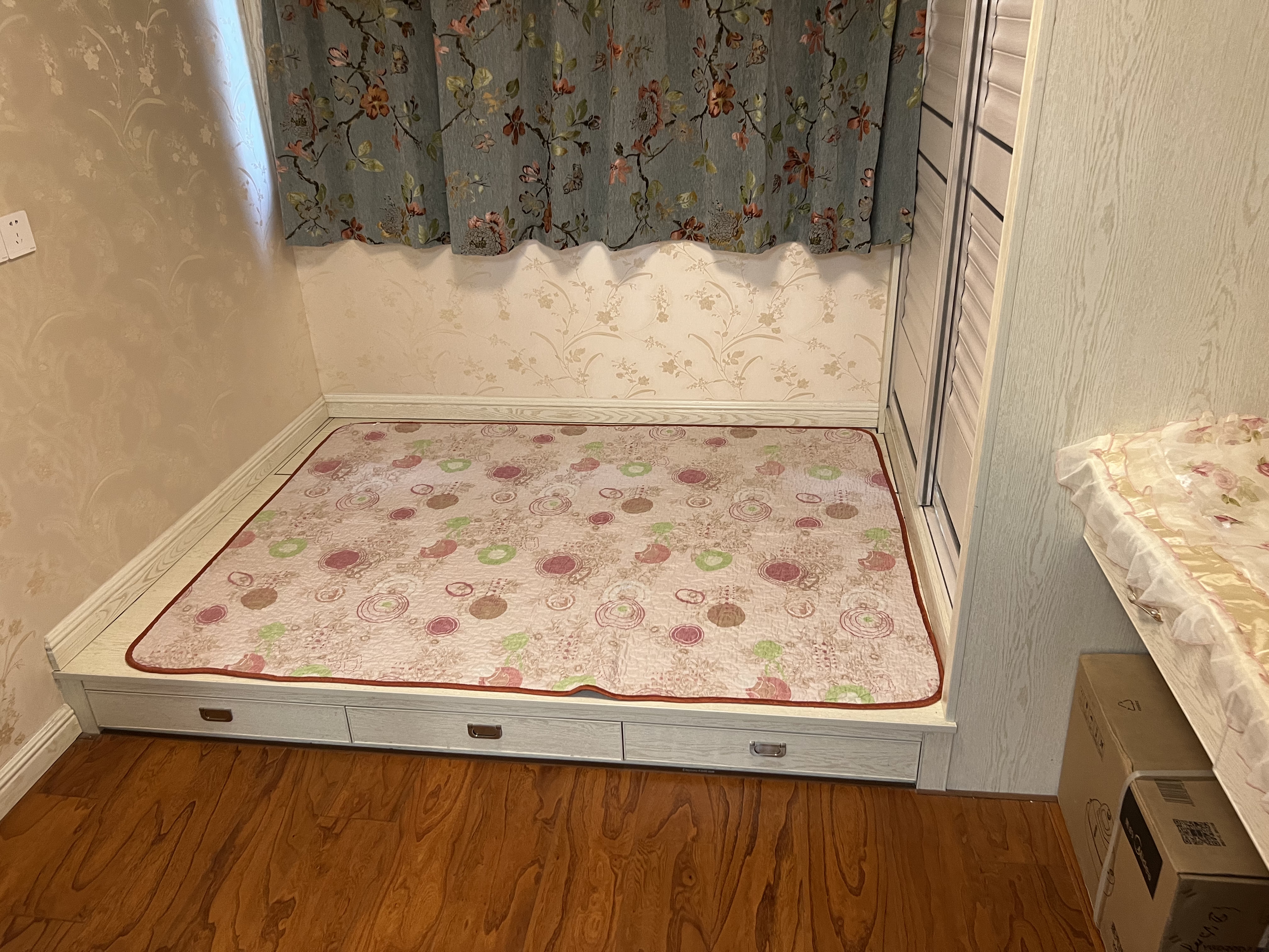 纽约时代 3室2厅221卫 60.00m&sup2;