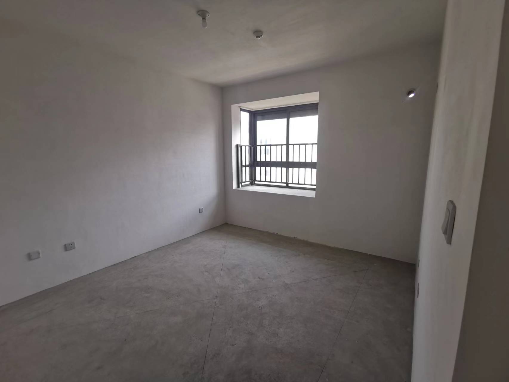 皇家花园北区 3室2厅1卫 120m&sup2;