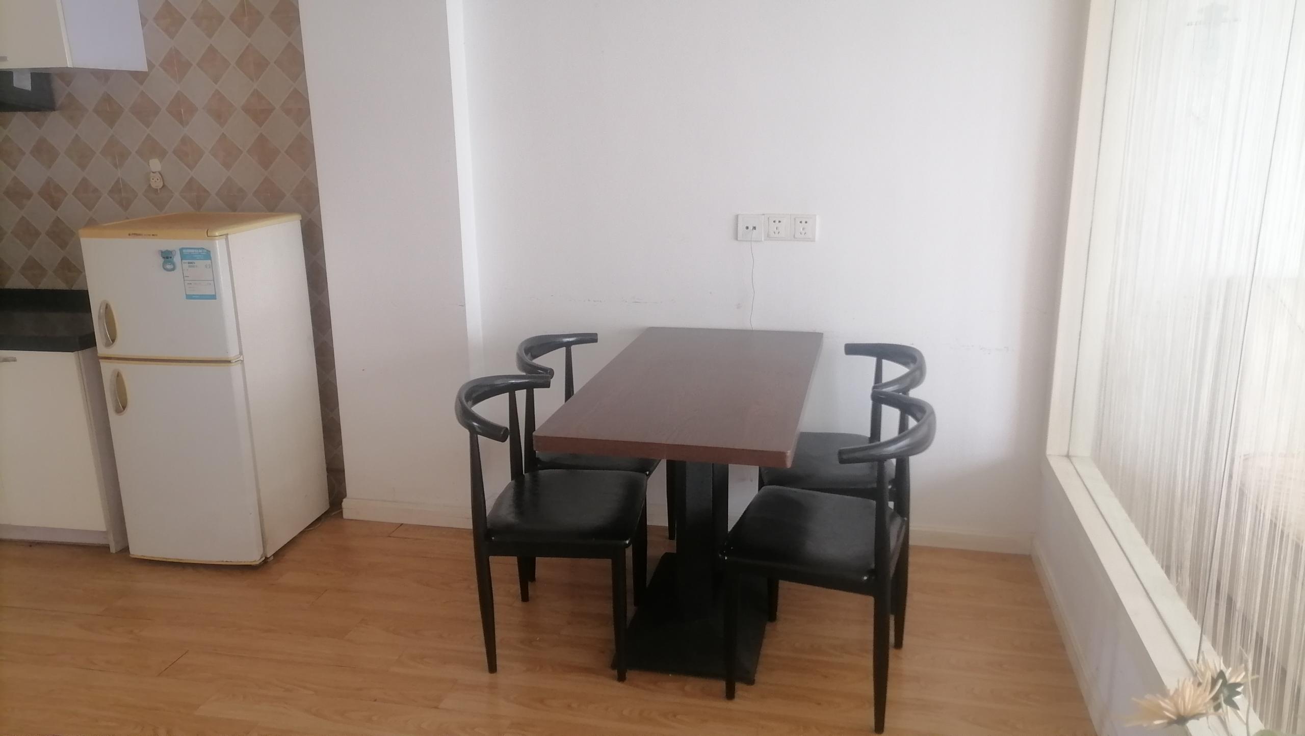 鸿运大厦 2室1厅1卫 60.00m²