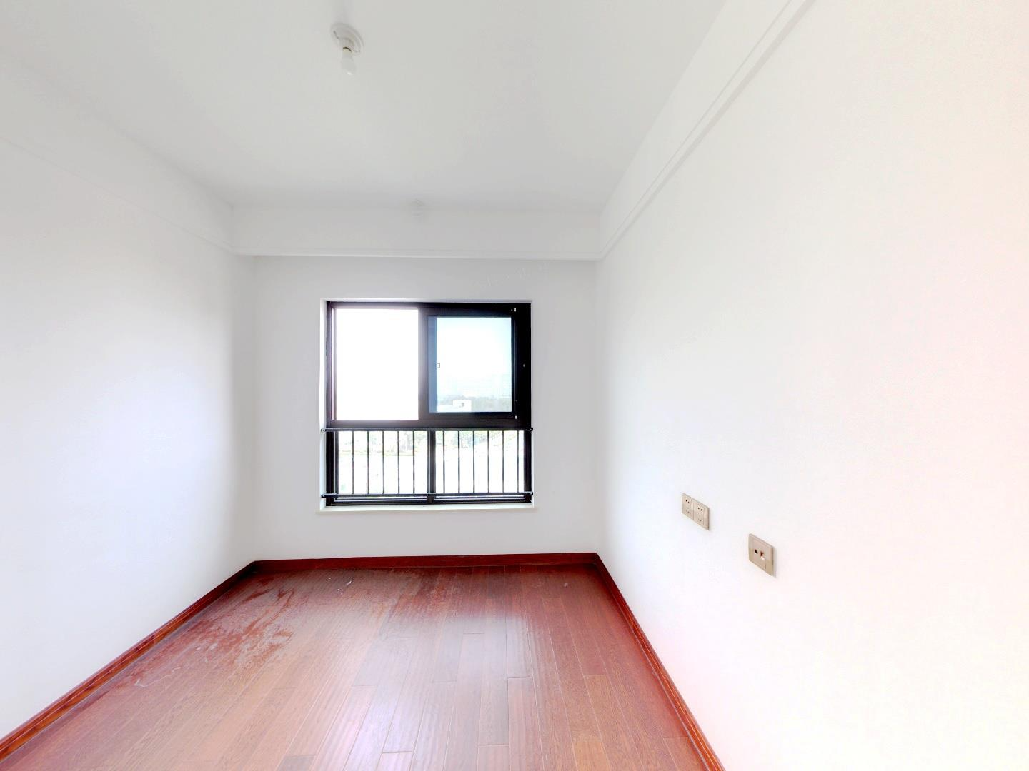 林肯公园 4室2厅2卫 122m&sup2;