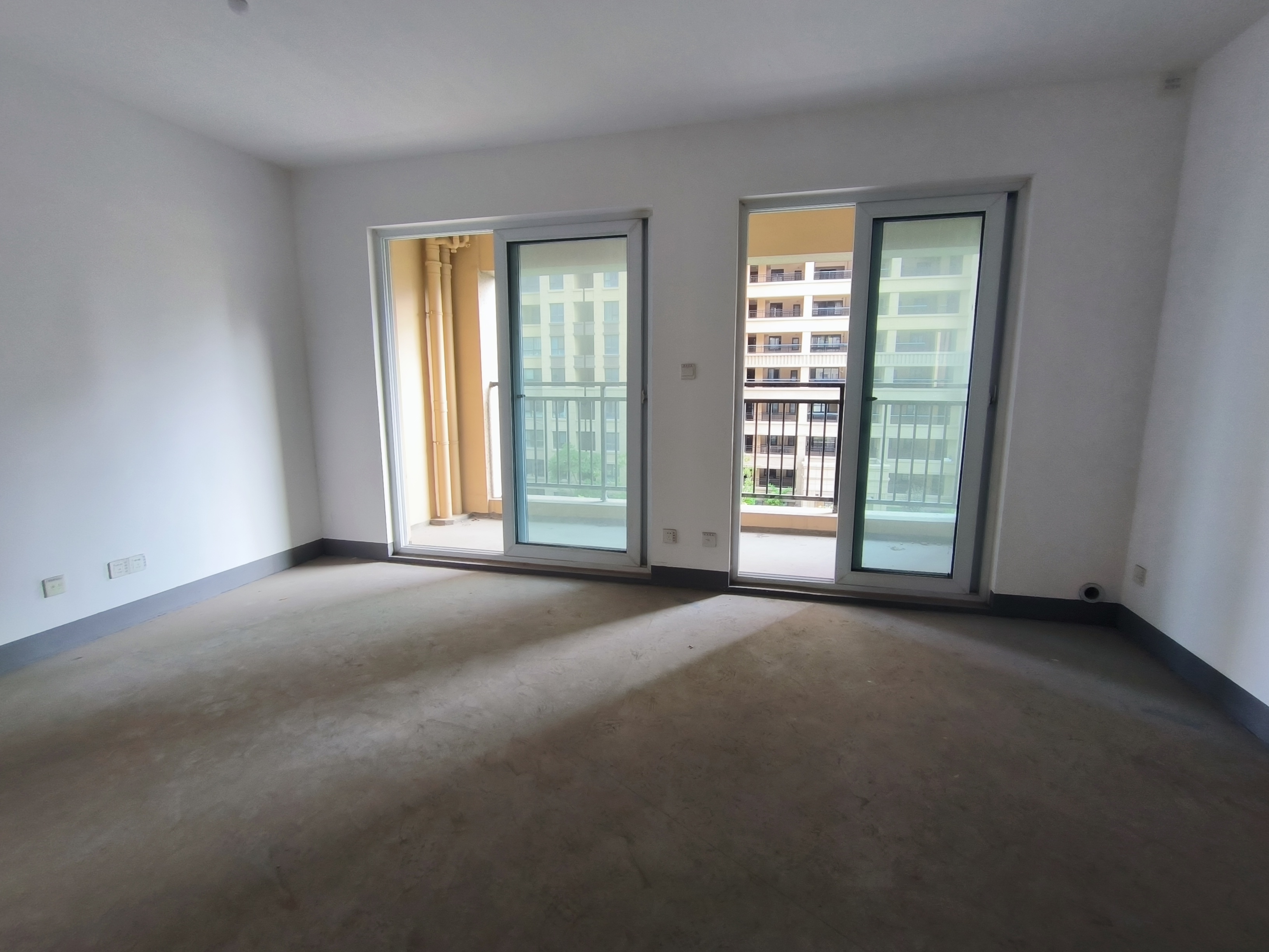 世茂九龙庭 3室2厅1卫 90.5m&sup2;