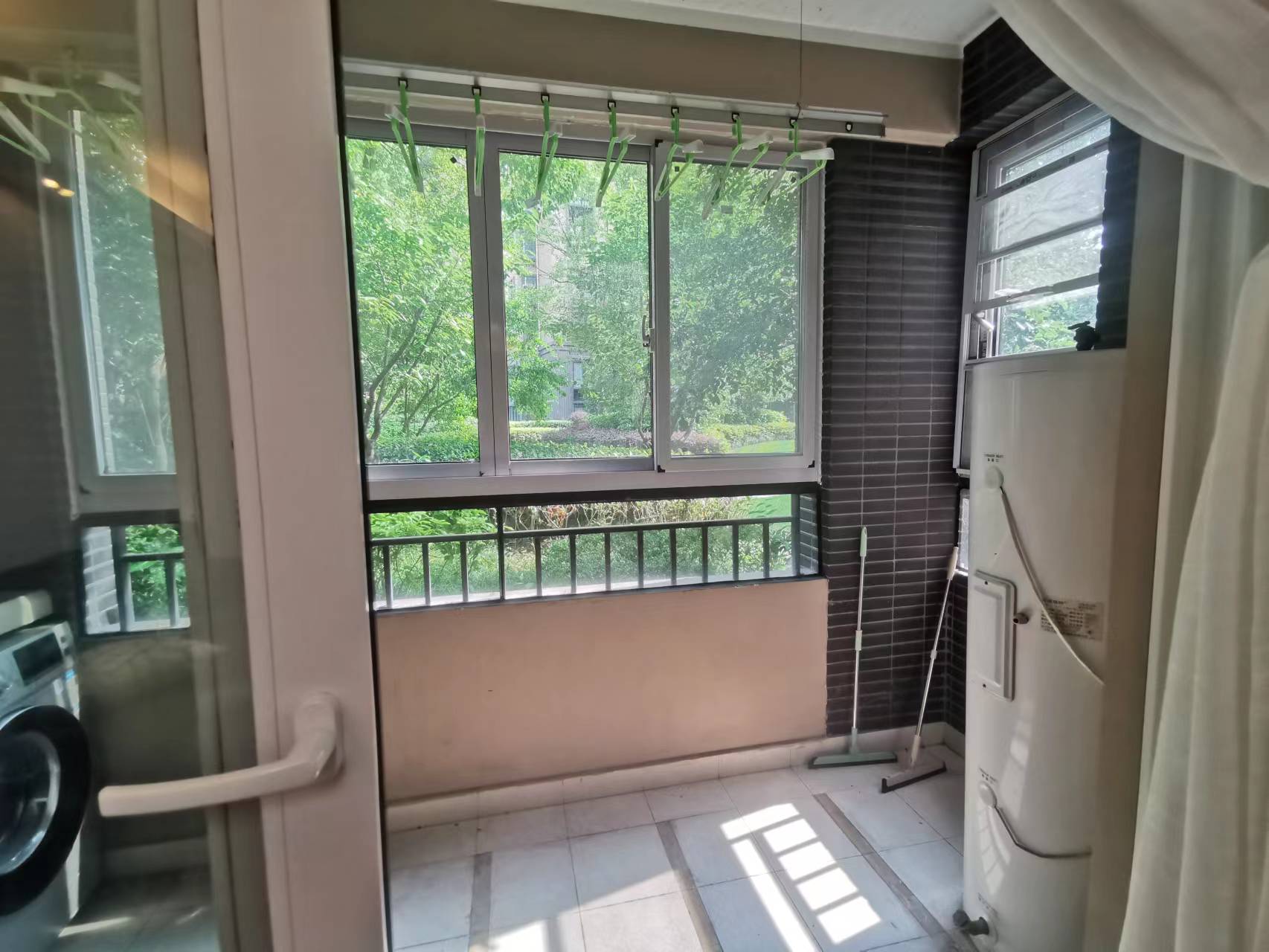 万科金域蓝湾 3室2厅1卫 94m&sup2;