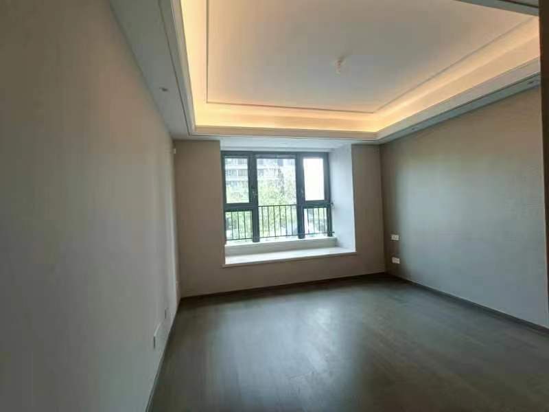 绿城&middot;晓风印月 3室2厅2卫 130m&sup2;