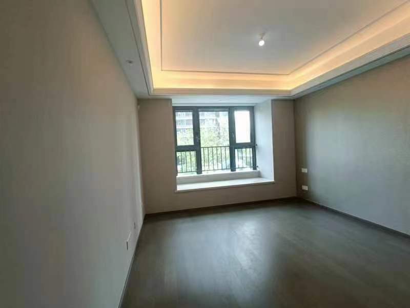 绿城&middot;晓风印月 3室2厅2卫 130m&sup2;
