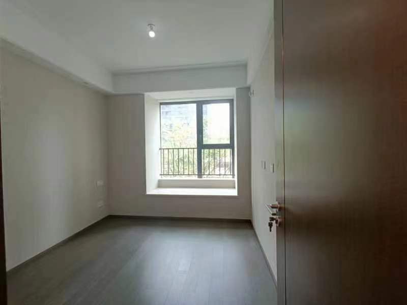 绿城&middot;晓风印月 3室2厅2卫 130m&sup2;