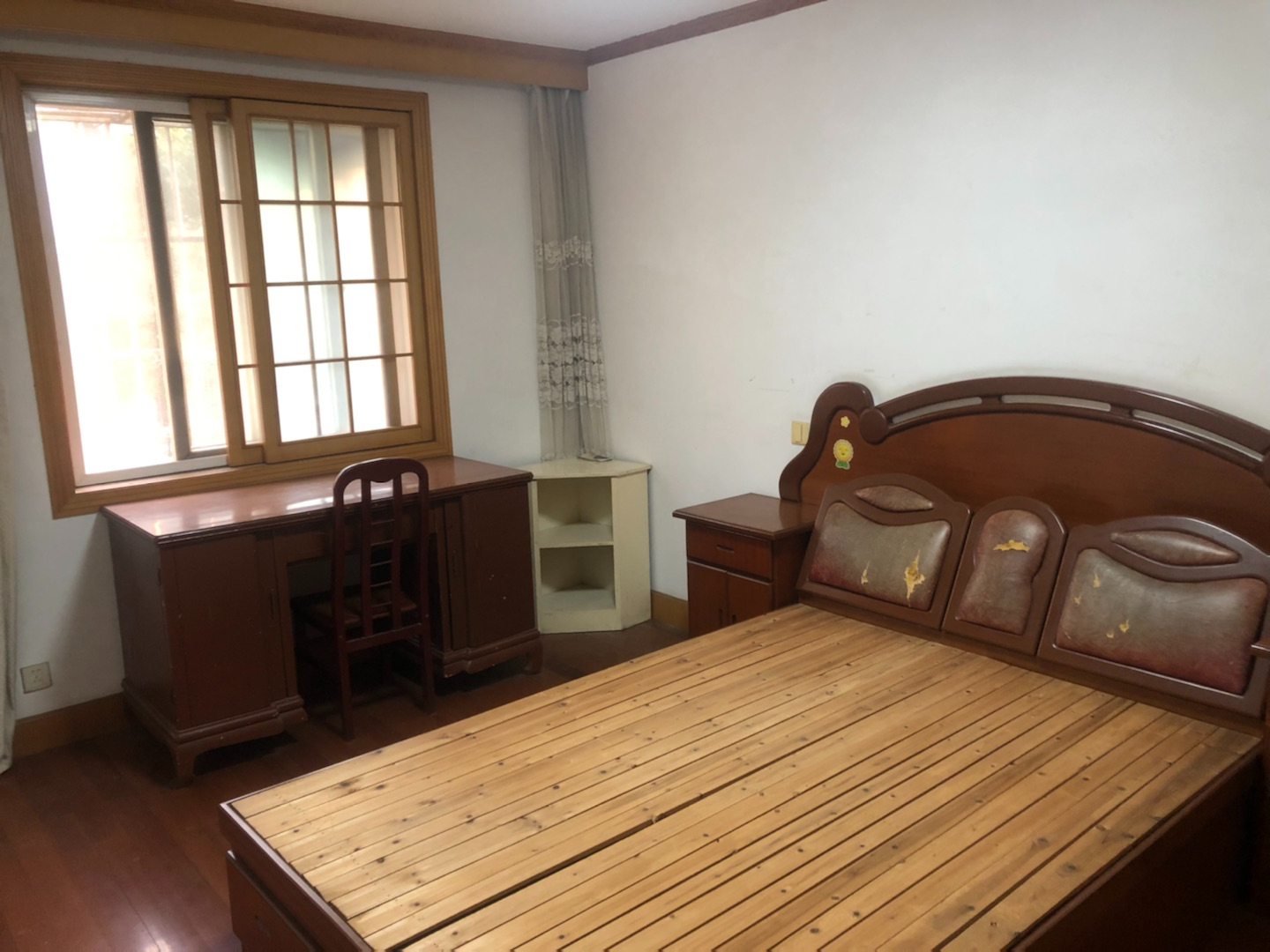 朝晖花园 3室2厅2卫 128m&sup2;