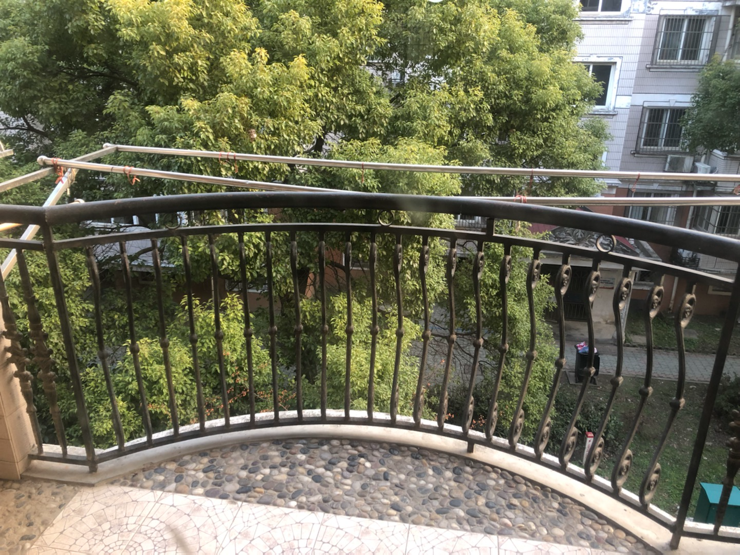朝晖花园 3室2厅2卫 128m&sup2;