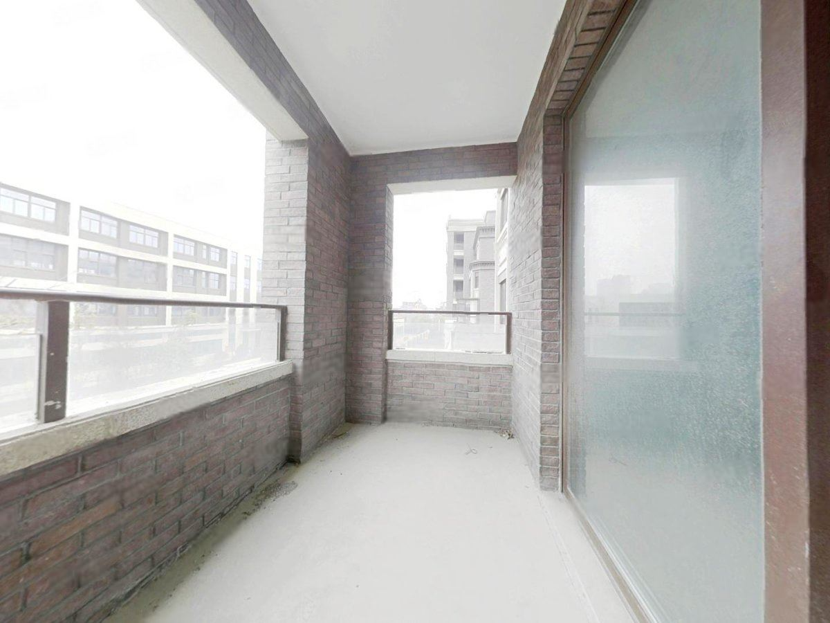 盛和九里香堤 3室2厅2卫 138.5m&sup2;