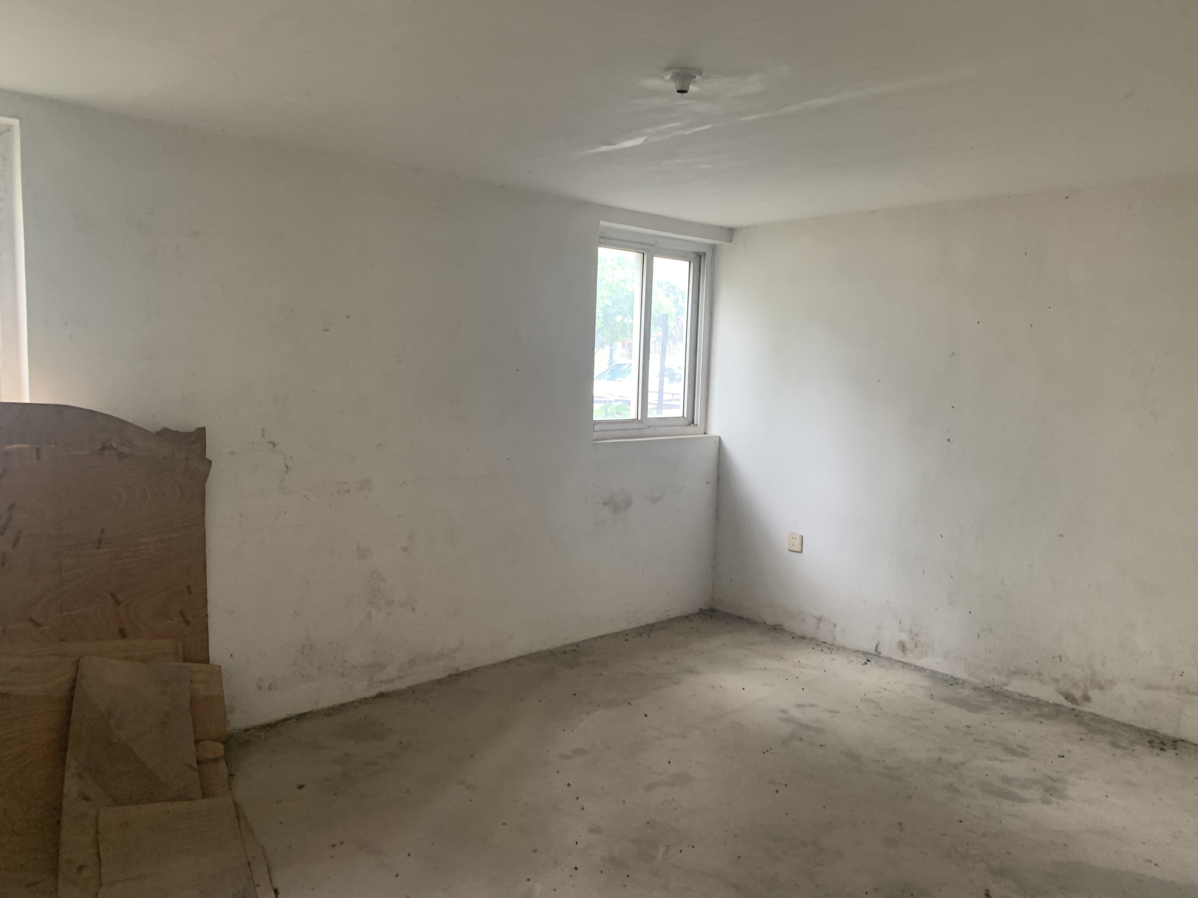 旭日山庄 4室2厅3卫 250.00m&sup2;
