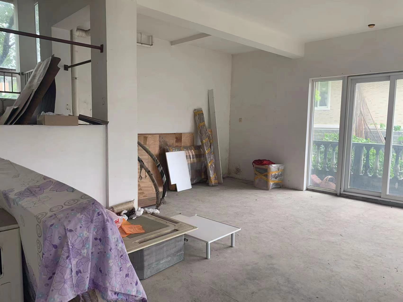 旭日山庄 4室2厅3卫 250.00m&sup2;