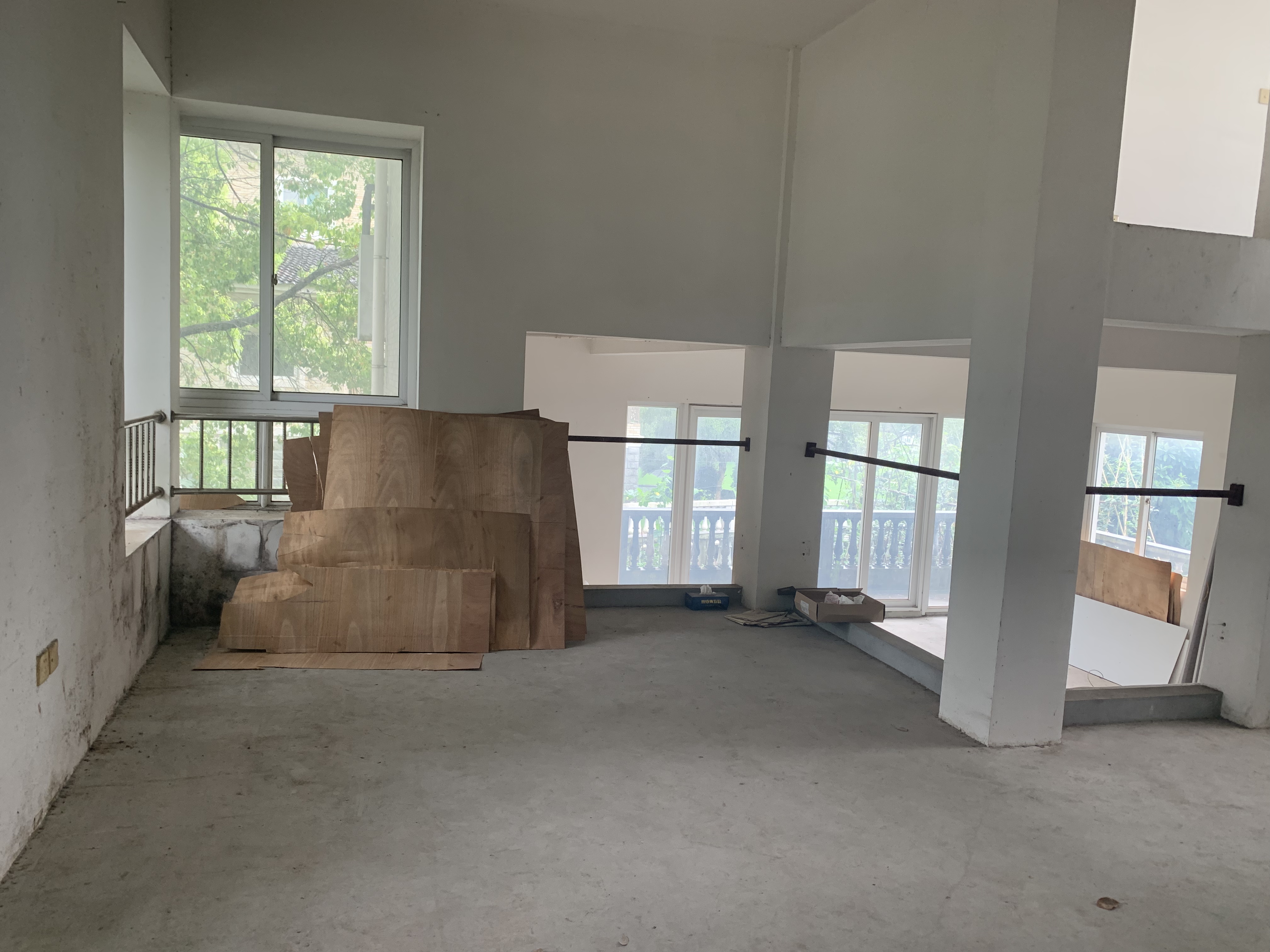 旭日山庄 4室2厅3卫 250.00m&sup2;