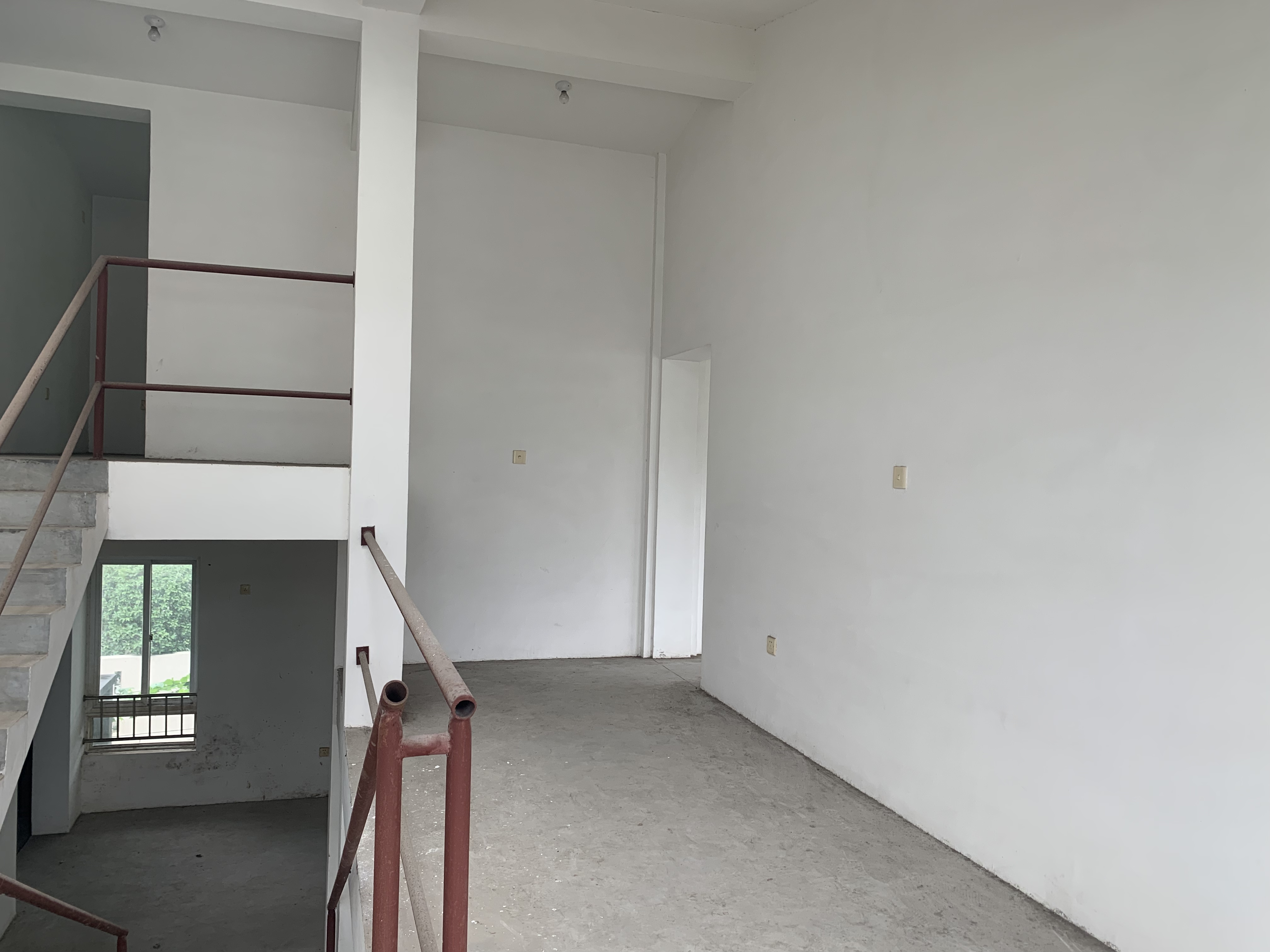 旭日山庄 4室2厅3卫 250.00m&sup2;