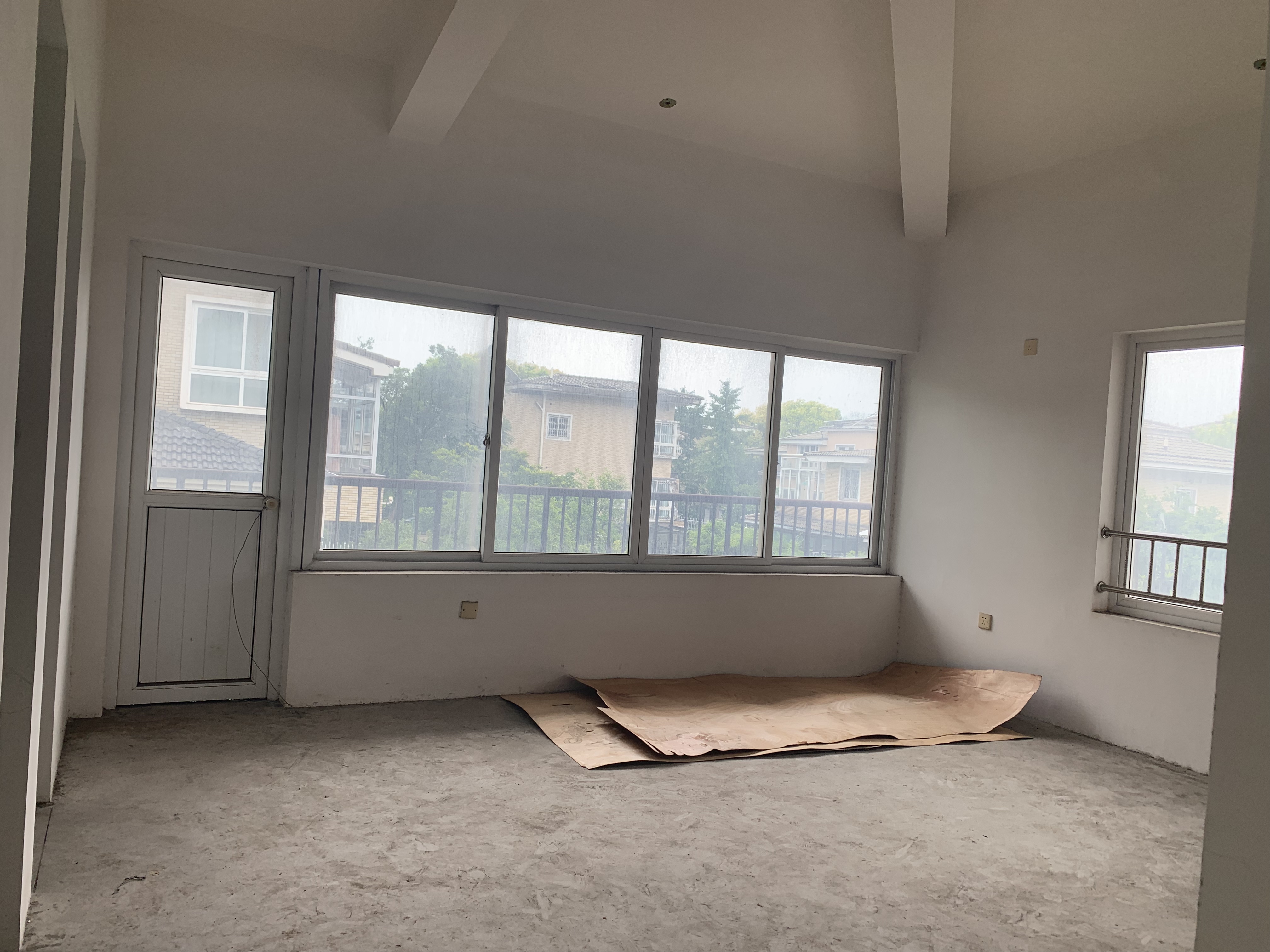 旭日山庄 4室2厅3卫 250.00m&sup2;