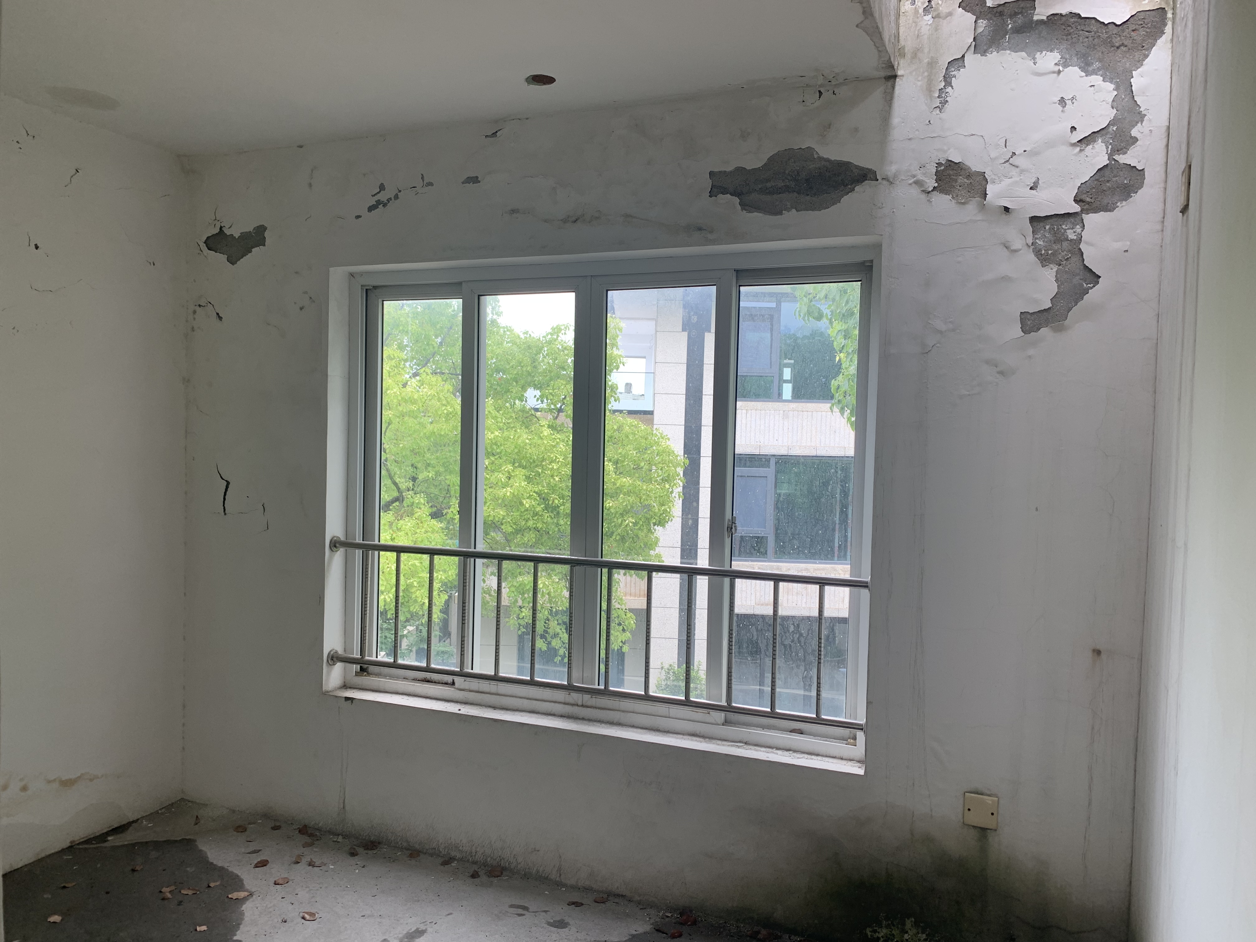旭日山庄 4室2厅3卫 250.00m&sup2;