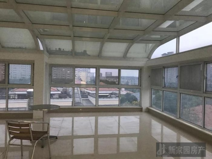 天安花园 4室2厅3卫230.00m&sup2;