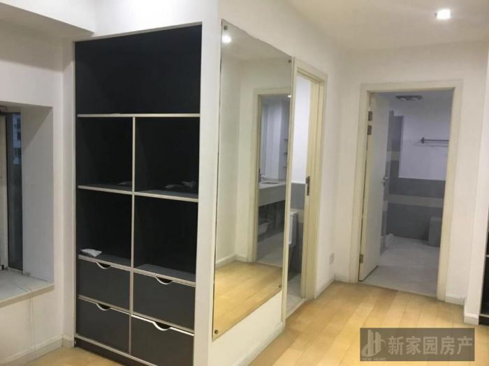 天安花园 4室2厅3卫230.00m&sup2;