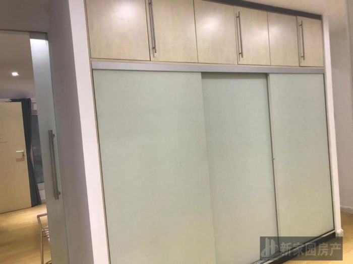 天安花园 4室2厅3卫230.00m&sup2;