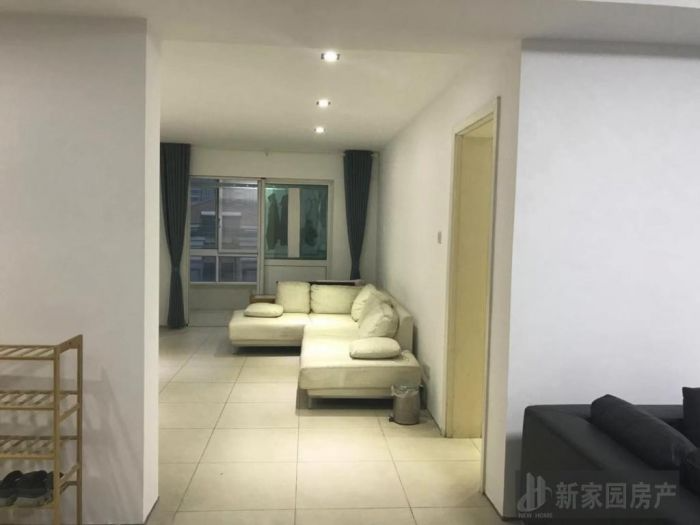 天安花园 4室2厅3卫230.00m&sup2;